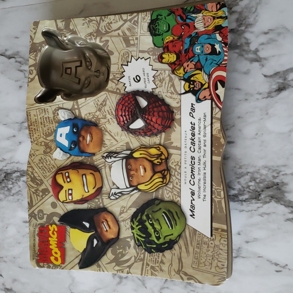Marvel Comic Cakelet Pan, Nordic Ware